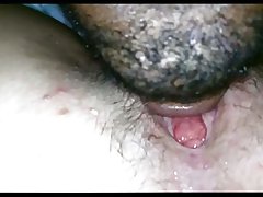 Ligh sí go dtí gur tháinig sí ag 1:06